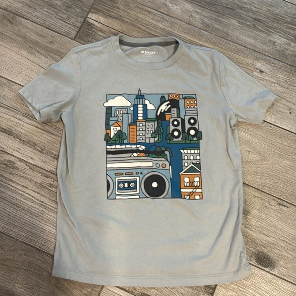 Bundle of 2 Old Navy t-shirts, sz L